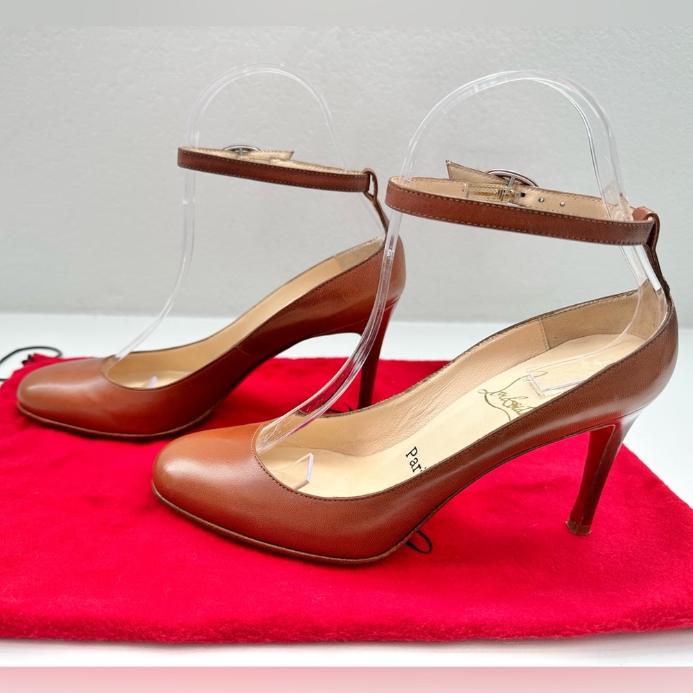 Auth CHRISTIAN LOUBOUTIN Brown Leather Round Toe Ankle Strap Heels, 35